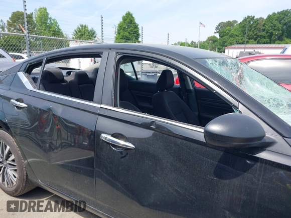 2025 Nissan Altima SV with VIN 1N4BL4DV6SN377960, listed as a IAAI auction lot 42174214 with 4,226 mi miles and . Bid and sale history available at DreamBid. Image 13.