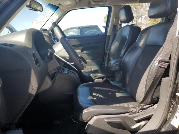 2016 Jeep Patriot Sport SE z VIN 1C4NJPBA3GD677189, wystawiony jako Copart lot #48079425 z przebiegiem 143 217 mil mil oraz Nie do naprawy • Non repairable. Historia ofert i sprzedaży dostępna na DreamBid. Obrazek 7.