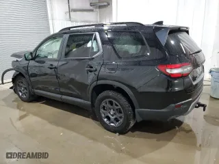 2024 Honda Pilot TrailSport with VIN 5FNYG1H69RB026415, listed as a Copart auction lot 71098474 with 0 mi miles and Salvage Title. Bid and sale history available at carsss.com. Image 2.