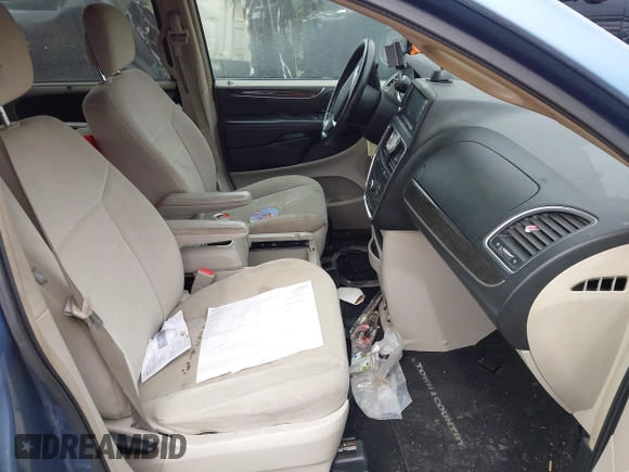 2011 Chrysler Town & Country Touring with VIN 2A4RR5DG4BR768469, listed as a IAAI auction lot 41951030 with 128,226 mi miles. Bid and sale history available at carsss.com. Image 5.