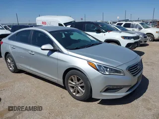 2015 Hyundai Sonata SE z VIN 5NPE24AF4FH028101, wystawiony jako IAAI lot #42258203 z przebiegiem 113 108 mil mil oraz . Historia ofert i sprzedaży dostępna na DreamBid. Obrazek 1.