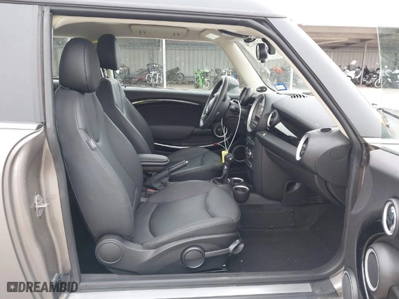 2013 MINI Cooper Clubman with VIN WMWZF3C51DT489508, listed as a IAAI auction lot 41748025 with 65,305 mi miles. Bid and sale history available at carsss.com. Image 5.