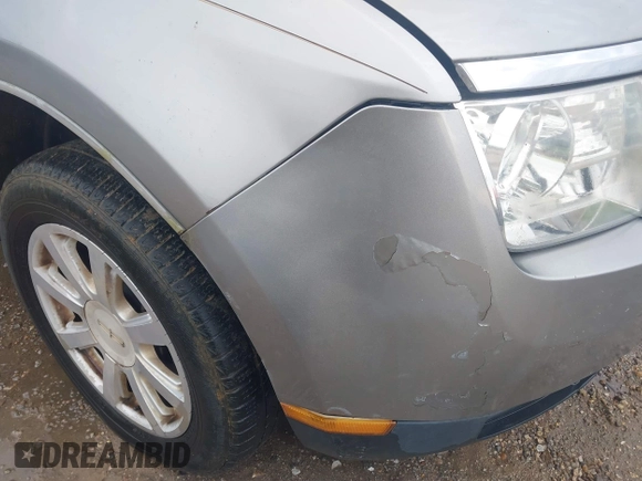 2008 Lincoln MKX with VIN 2LMDU68C78BJ20315, listed as a IAAI auction lot 41605710 with 199,903 mi miles. Bid and sale history available at carsss.com. Image 6.