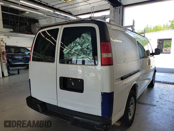 2012 Chevrolet Express Cargo z VIN 1GCSGAFX1C1148431, wystawiony jako IAAI lot #42613587 z przebiegiem 207 299 mil mil oraz . Historia ofert i sprzedaży dostępna na DreamBid. Obrazek 13.