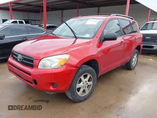 2006 Toyota RAV4 with VIN JTMZD33V966011749, listed as a IAAI auction lot 42005018 with 117,071 mi miles. Bid and sale history available at carsss.com. Image 2.