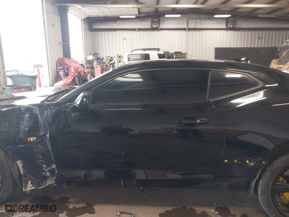 2018 Chevrolet Camaro 1SS with VIN 1G1FF1R75J0191701, listed as a IAAI auction lot 42005031 with 84,458 mi miles. Bid and sale history available at carsss.com. Image 14.