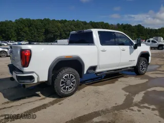 2021 GMC Sierra 2500HD AT4 with VIN 1GT19PEY4MF154506, listed as a Copart auction lot 73243334 with 65,232 mi miles and Clean Title. Bid and sale history available at carsss.com. Image 3.
