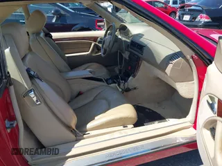 1998 Mercedes-Benz SL 500 z VIN WDBFA67F5WF162862, wystawiony jako IAAI lot #42391819 z przebiegiem 158 411 mil mil oraz . Historia ofert i sprzedaży dostępna na DreamBid. Obrazek 5.