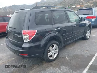2010 Subaru Forester 2.5X Premium with VIN JF2SH6CC4AH801271, listed as a IAAI auction lot 41866032 with 206,820 mi miles. Bid and sale history available at carsss.com. Image 4.