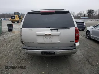 2009 Chevrolet Suburban LT w/1LT with VIN 1GNFK26339R279705, listed as a Copart auction lot 44591325 with 261,810 mi miles and Salvage Title. Bid and sale history available at carsss.com. Image 6.