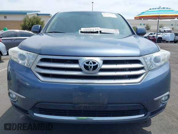 2012 Toyota Highlander Limited с VIN 5TDYK3EH5CS071855, выставлен на аукционе IAAI как лот 42141212 с пробегом 135 488 миль миль и . История ставок и продаж доступна на DreamBid. Изображение 12.