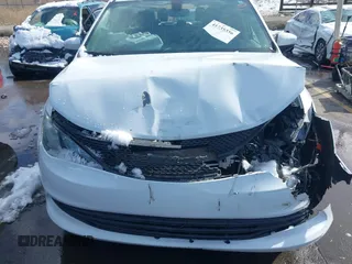 2020 Chrysler Voyager LXi z VIN 2C4RC1DG3LR266103, wystawiony jako IAAI lot #41735356 z przebiegiem 60 481 mil mil oraz . Historia ofert i sprzedaży dostępna na DreamBid. Obrazek 12.