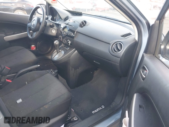 2013 Mazda Mazda2 Sport with VIN JM1DE1KZ9D0153941, listed as a IAAI auction lot 40823861 with 41,044 mi miles. Bid and sale history available at carsss.com. Image 5.