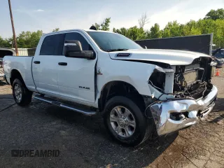 2024 Ram 2500 Big Horn z VIN 3C6UR5DL4RG244839, wystawiony jako Copart lot #61652285 z przebiegiem 36 450 mil mil oraz Czysty tytuł • Clean title. Historia ofert i sprzedaży dostępna na DreamBid. Obrazek 4.
