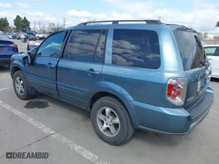 2008 Honda Pilot EX-L with VIN 5FNYF18798B025615, listed as a IAAI auction lot 38909579 with 121,128 mi miles. Bid and sale history available at carsss.com. Image 3.