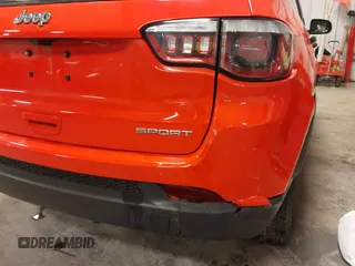 2018 Jeep Compass Sport z VIN 3C4NJDAB3JT402254, wystawiony jako IAAI lot #41830273 z przebiegiem 73 274 mil mil oraz . Historia ofert i sprzedaży dostępna na DreamBid. Obrazek 20.
