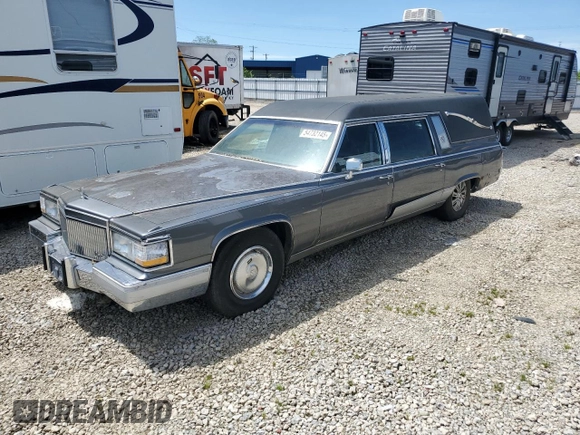 1991 Cadillac Brougham z VIN 1G6DW54E6MR718286, wystawiony jako Copart lot #54732145 z przebiegiem Nie podano mil oraz Tytuł czysty. Historia ofert i sprzedaży dostępna na DreamBid. Obrazek 1.