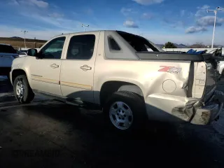 2008 Chevrolet Avalanche LT w/3LT with VIN 3GNFK123X8G172777, listed as a Copart auction lot 87020894 with 204,825 mi miles and Salvage Title. Bid and sale history available at carsss.com. Image 2.