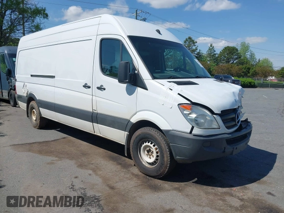 2011 Mercedes-Benz Sprinter Cargo with VIN WD3PE8CB8B5590637, listed as a IAAI auction lot 41392516 with 452,249 mi miles. Bid and sale history available at carsss.com. Image 1.