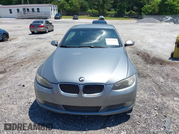 2007 BMW 3 Series 335i z VIN WBAWL73557PX47951, wystawiony jako IAAI lot #42179892 z przebiegiem 168 116 mil mil oraz . Historia ofert i sprzedaży dostępna na DreamBid. Obrazek 6.