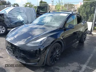 2022 Tesla Model Y Performance z VIN 7SAYGDEF9NF532880, wystawiony jako IAAI lot #41583671 z przebiegiem 38 057 mil mil oraz . Historia ofert i sprzedaży dostępna na DreamBid. Obrazek 20.