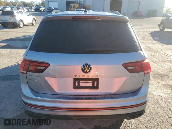 2022 Volkswagen Tiguan SE R-Line Black с VIN 3VVCB7AX1NM035874, выставлен на аукционе Copart как лот 81419224 с пробегом Не указан миль и Списание • Salvage title. История ставок и продаж доступна на DreamBid. Изображение 6.