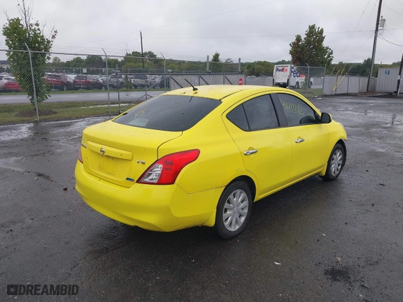 2012 Nissan Versa SV with VIN 3N1CN7AP9CL852473, listed as a IAAI auction lot 40433182 with 87,810 mi miles. Bid and sale history available at carsss.com. Image 4.