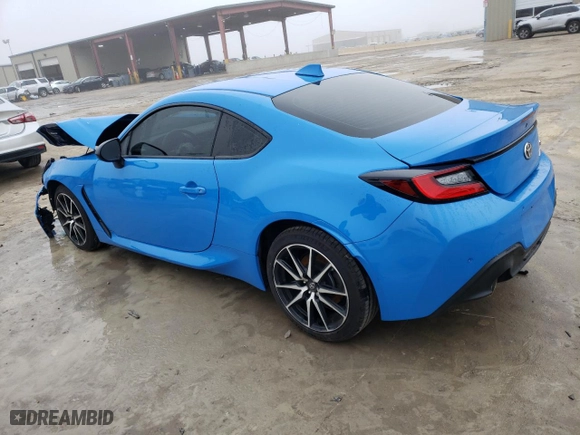 2024 Toyota GR86 with VIN JF1ZNBB13R8753584, listed as a Copart auction lot 46314265 with 2,811 mi miles and Salvage Title. Bid and sale history available at carsss.com. Image 2.