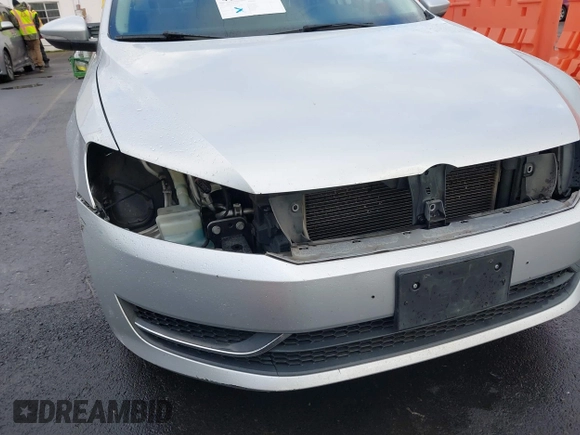 2012 Volkswagen Passat SE с VIN 1VWBP7A31CC049763, выставлен на аукционе IAAI как лот 41135187 с пробегом 188 966 миль миль и . История ставок и продаж доступна на DreamBid. Изображение 6.