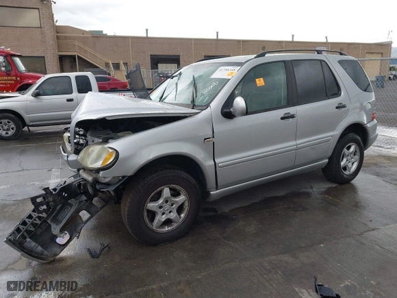 2001 Mercedes-Benz M-Class with VIN 4JGAB54E61A237617, listed as a IAAI auction lot 41788348 with 178,752 mi miles. Bid and sale history available at carsss.com. Image 17.