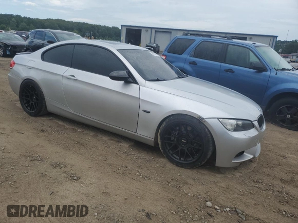2009 BMW 3 Series 335i с VIN WBAWB73569P046163, выставлен на аукционе Copart как лот 64288045 с пробегом 65 382 миль миль и Списание • Salvage title. История ставок и продаж доступна на DreamBid. Изображение 4.