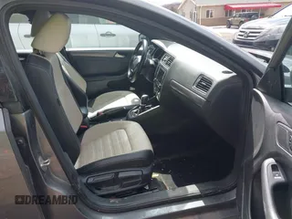 2016 Volkswagen Jetta Sport z VIN 3VWD17AJ7GM225289, wystawiony jako IAAI lot #41978267 z przebiegiem 142 556 mil mil oraz . Historia ofert i sprzedaży dostępna na DreamBid. Obrazek 5.