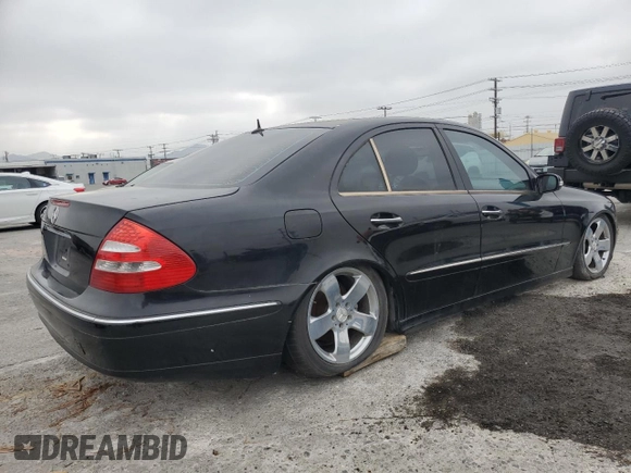 2003 Mercedes-Benz E 500 z VIN WDBUF70J63A290744, wystawiony jako Copart lot #58621995 z przebiegiem 124 631 mil mil oraz Czysty tytuł • Clean title. Historia ofert i sprzedaży dostępna na DreamBid. Obrazek 3.