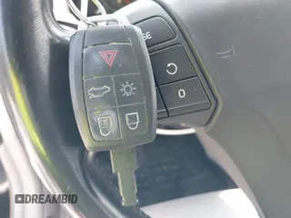 2008 Volvo S40 2.4L с VIN YV1MS390X82365795, выставлен на аукционе IAAI как лот 42399375 с пробегом 175 653 миль миль и . История ставок и продаж доступна на DreamBid. Изображение 11.