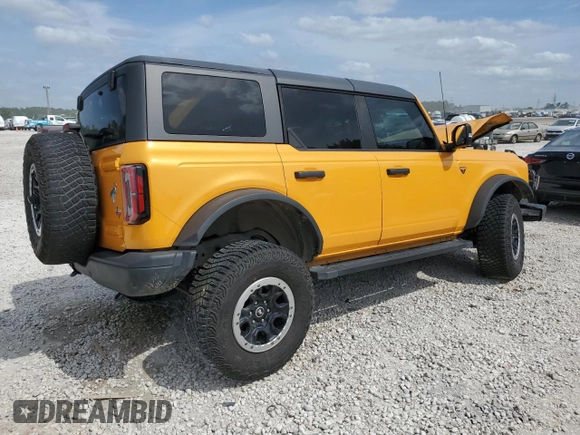 2022 Ford Bronco z VIN 1FMEE5DH2NLB68468, wystawiony jako Copart lot #53645805 z przebiegiem 25 411 mil mil oraz Szkoda całkowita • Salvage title. Historia ofert i sprzedaży dostępna na DreamBid. Obrazek 3.