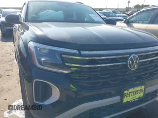 2025 Volkswagen Atlas SE with VIN 1V2CR2CA1SC504687, listed as a IAAI auction lot 42171699 with 1,847 mi miles and . Bid and sale history available at DreamBid. Image 1.