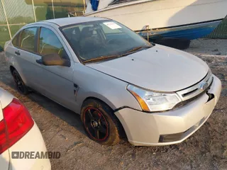 2008 Ford Focus SE with VIN 1FAHP35N78W140694, listed as a IAAI auction lot 41765039 with 185,228 mi miles. Bid and sale history available at carsss.com. Image 1.