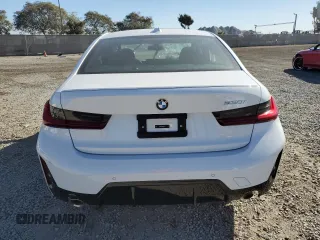 2025 BMW 3 Series 330i with VIN 3MW69CW08S8F09459, listed as a Copart auction lot 41523005 with 520 mi miles and Salvage Title. Bid and sale history available at carsss.com. Image 6.