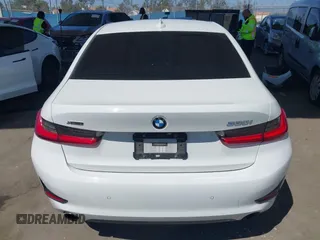 2019 BMW 3 Series 330i xDrive with VIN WBA5R7C54KAJ79701, listed as a IAAI auction lot 41871962 with 70,479 mi miles. Bid and sale history available at carsss.com. Image 17.