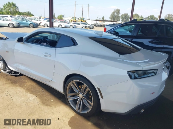 2017 Chevrolet Camaro 1LT z VIN 1G1FB1RS3H0215472, wystawiony jako IAAI lot #42192641 z przebiegiem 23 716 mil mil oraz . Historia ofert i sprzedaży dostępna na DreamBid. Obrazek 3.