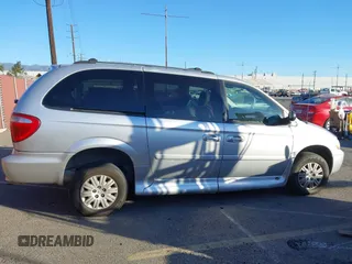 2007 Chrysler Town & Country LWB LX with VIN 2A4GP44R87R352599, listed as a IAAI auction lot 41333800 with 222,417 mi miles. Bid and sale history available at carsss.com. Image 13.