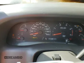 2004 Ford F-250 XL z VIN 1FTNX21P14EB28068, wystawiony jako Copart lot #52846485 z przebiegiem 947 mil mil oraz Czysty tytuł • Clean title. Historia ofert i sprzedaży dostępna na DreamBid. Obrazek 9.