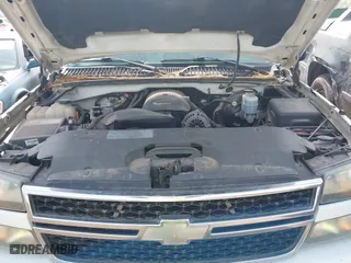 2006 Chevrolet Silverado 1500 LT1 with VIN 1GCEC19Z66E179161, listed as a IAAI auction lot 41886283 with 228,308 mi miles. Bid and sale history available at carsss.com. Image 10.