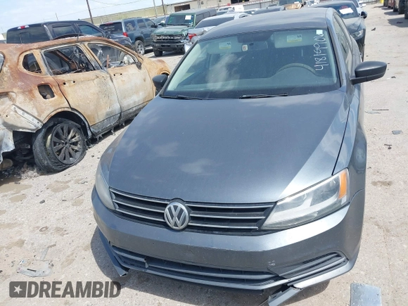 2015 Volkswagen Jetta SE z VIN 3VWD17AJ1FM241454, wystawiony jako IAAI lot #41819906 z przebiegiem 151 947 mil mil oraz . Historia ofert i sprzedaży dostępna na DreamBid. Obrazek 10.