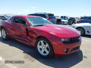 2010 Chevrolet Camaro 1LT z VIN 2G1FB1EVXA9199590, wystawiony jako IAAI lot #42255177 z przebiegiem 117 835 mil mil oraz . Historia ofert i sprzedaży dostępna na DreamBid. Obrazek 1.