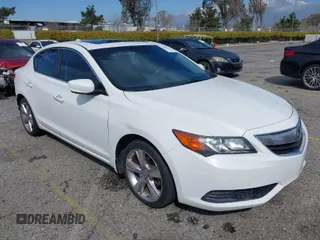2014 Acura ILX with VIN 19VDE1F34EE011312, listed as a IAAI auction lot 41813693 with 107,032 mi miles. Bid and sale history available at carsss.com. Image 1.