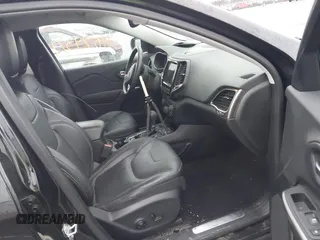 2019 Jeep Cherokee Limited with VIN 1C4PJMDX7KD418271, listed as a IAAI auction lot 41679371 with 53,914 mi miles. Bid and sale history available at carsss.com. Image 5.