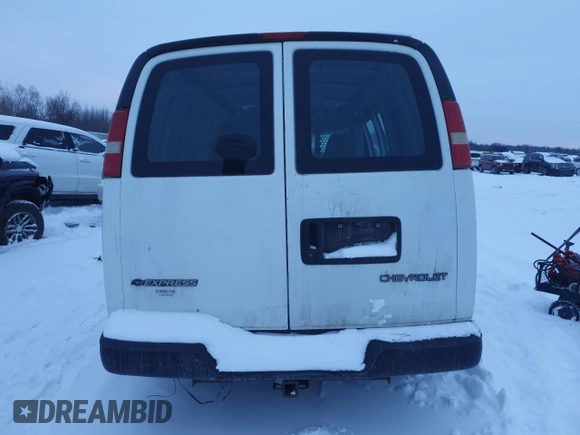 2004 Chevrolet Express Cargo z VIN 1GCFG15T541200774, wystawiony jako Copart lot #41774565 z przebiegiem Nie podano mil oraz Czysty tytuł • Clean title. Historia ofert i sprzedaży dostępna na DreamBid. Obrazek 6.