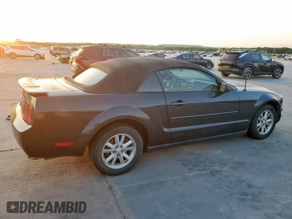 2008 Ford Mustang Deluxe with VIN 1ZVHT84N385138092, listed as a Copart auction lot 53096055 with 162,185 mi miles and Clean Title. Bid and sale history available at carsss.com. Image 3.