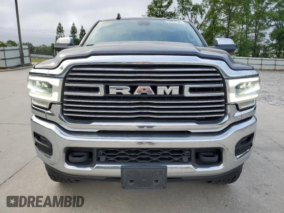 2020 Ram 2500 Laramie z VIN 3C6UR5FL1LG102159, wystawiony jako Copart lot #54927245 z przebiegiem 87 348 mil mil oraz Szkoda całkowita • Salvage title. Historia ofert i sprzedaży dostępna na DreamBid. Obrazek 5.